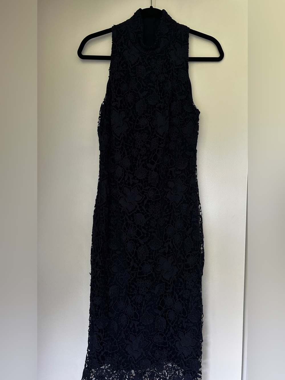 Sleeveless Blue Lace Midi Dress with High Neckline